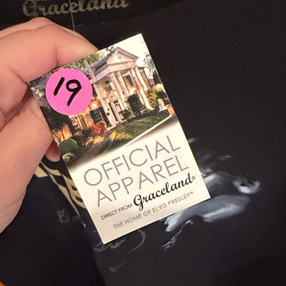 Official Apparel from Graceland Elvis Presley T-Shirt NEW - Picture 4 of 6